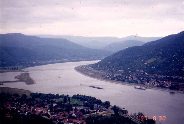 (ドナウの曲がり角）